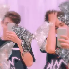 Escucha a Dandi, mira videos musicales, lee su biografía, consulta las fechas de las gira y más.