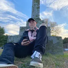 收听 Casimir、观看音乐视频、阅读小传、查看巡演日期等 ！