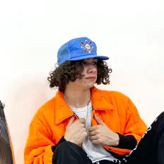 Dengarkan Topher, tonton video musik, baca bio, lihat tanggal tur & lainnya!