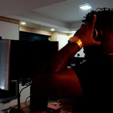 Chaiz dinle, müzik videolarını izle, biyografisini oku, tur tarihlerini ve daha fazlasını gör!