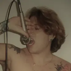 聆聽 Juan Manuel Rey、觀看音樂影片、閱讀小傳、查看巡演日期等！