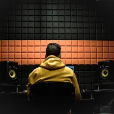 Ouça Bylx, assista a videoclipes, leia a biografia, veja as datas das turnês e mais!