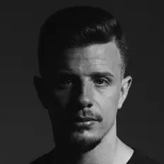 Escucha a Morey, mira videos musicales, lee su biografía, consulta las fechas de las gira y más.