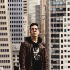 ULLLIIK: песни, клипы, биография, даты выступлений и многое другое.