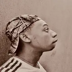 Ouça Sweetboi, assista a videoclipes, leia a biografia, veja as datas das turnês e mais!