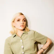 收听 Julia-Lotta、观看音乐视频、阅读小传、查看巡演日期等 ！