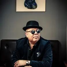Listen to Günter Asbeck, watch music videos, read bio, see tour dates & more!