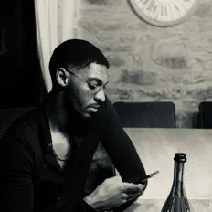 聆聽 ABS、觀看音樂影片、閱讀小傳、查看巡演日期等！