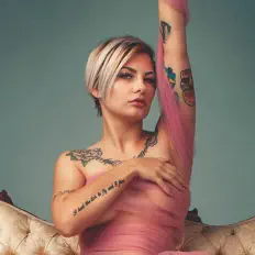 Dengarkan Shannon Taylor, tonton video musik, baca bio, lihat tanggal tur & lainnya!