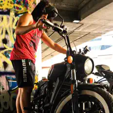 Hör dir Uros Janjic an, schau dir Musikvideos an, lies die Biografie, finde Tourdaten und mehr!