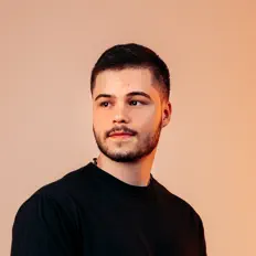Escucha a Duske, mira videos musicales, lee su biografía, consulta las fechas de las gira y más.