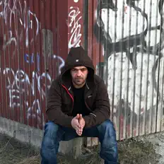 Poslechněte si interpreta Dredha, sledujte hudební videa, přečtěte si životopis, podívejte se na data turné a další informace.