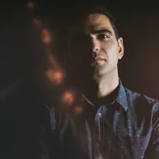 Denatureを聴いたり、ミュージックビデオを鑑賞したり、経歴やツアー日程などを確認したりしましょう！