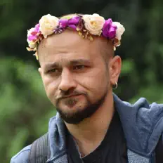 Azər Cırttanを聴いたり、ミュージックビデオを鑑賞したり、経歴やツアー日程などを確認したりしましょう！