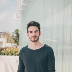 Escucha a IZII, mira vídeos musicales, lee la biografía, consulta fechas de giras y mucho más.