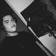 Cazares सुनें, म्यूज़िक वीडियो देखें, बायो पढ़ें, दौरे की तारीखें और बहुत कुछ देखें!