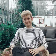 Ακούστε περιεχόμενο από Ben Yoo Suk, παρακολουθήστε μουσικά βίντεο, διαβάστε το βιογραφικό, δείτε ημερομηνίες περιοδείας, και πολλά ακόμη!