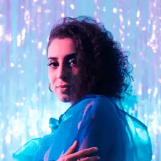 Amber Figueroaを聴いたり、ミュージックビデオを鑑賞したり、経歴やツアー日程などを確認したりしましょう！