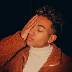 收听 Paris Cole、观看音乐视频、阅读小传、查看巡演日期等 ！