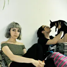 Ouve Menace Beach, vê vídeos de música, lê a biografia, vê as datas da digressão e muito mais!