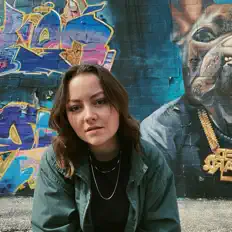 Dengarkan Sydney Stickels, tonton video musik, baca bio, lihat tanggal tur & lainnya!