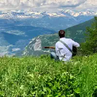 Ascolta undefined, guarda video musicali, leggi la biografia, vedi le date del tour & altro!