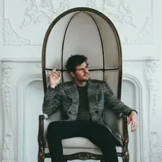 Tyler Budd सुनें, म्यूज़िक वीडियो देखें, बायो पढ़ें, दौरे की तारीखें और बहुत कुछ देखें!