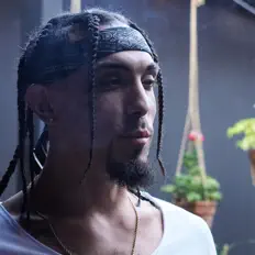 Jay Garciaを聴いたり、ミュージックビデオを鑑賞したり、経歴やツアー日程などを確認したりしましょう!