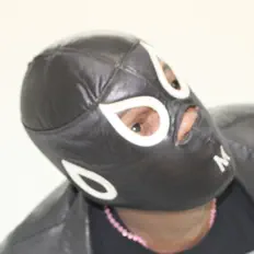 聆聽 Monster Van Gogh、觀看音樂影片、閱讀小傳、查看巡演日期等！