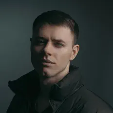 聆聽 Кунклоу、觀看音樂影片、閱讀小傳、查看巡演日期等！