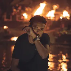 KOH을(를) 듣고, 뮤직 비디오를 보고, 약력을 읽고, 투어 일정 등을 확인하세요!