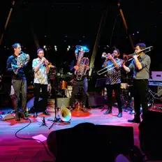 收听 K.O.Brass、观看音乐视频、阅读小传、查看巡演日期等 ！