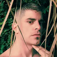 Listen to Roderiko Pop, watch music videos, read bio, see tour dates & more!