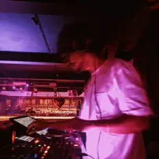 Ακούστε περιεχόμενο από Malandro, παρακολουθήστε μουσικά βίντεο, διαβάστε το βιογραφικό, δείτε ημερομηνίες περιοδείας, και πολλά ακόμη!