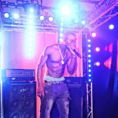 聆聽 C4p Addict、觀看音樂影片、閱讀小傳、查看巡演日期等！