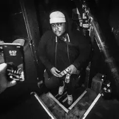 收听 Jamari Logan、观看音乐视频、阅读小传、查看巡演日期等 ！