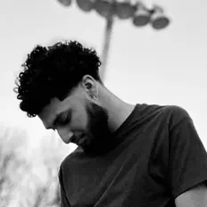 Posłuchaj wykonawcy Tsen, obejrzyj teledyski, przeczytaj biografię, zobacz daty tras koncertowych i nie tylko!