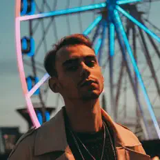 Ouve USAGI, vê vídeos de música, lê a biografia, vê as datas da digressão e muito mais!