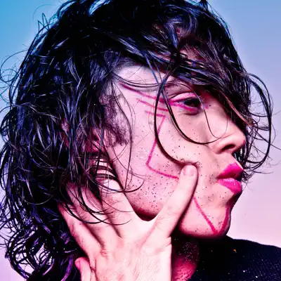聆聽 Azuri Moon、觀看音樂影片、閱讀小傳、查看巡演日期等！