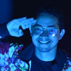 聆聽 Milo More、觀看音樂影片、閱讀小傳、查看巡演日期等！