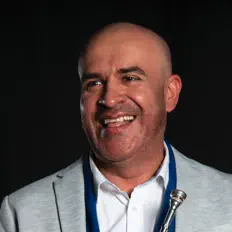 聆聽 José Aguirre、觀看音樂影片、閱讀小傳、查看巡演日期等！