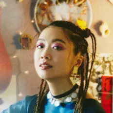 Ακούστε περιεχόμενο από HNC, παρακολουθήστε μουσικά βίντεο, διαβάστε το βιογραφικό, δείτε ημερομηνίες περιοδείας, και πολλά ακόμη!