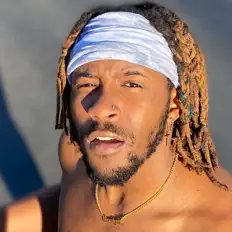 Ouve K DEMIGOD, vê vídeos de música, lê a biografia, vê as datas da digressão e muito mais!