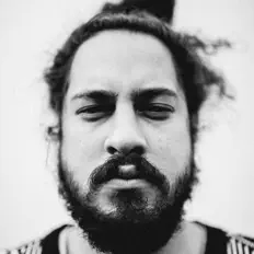 收听 Keenan Ahrends Trio、观看音乐视频、阅读小传、查看巡演日期等 ！