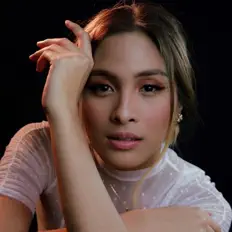 Dengarkan Sheena Lee, tonton video musik, baca bio, lihat tanggal tur & lainnya!