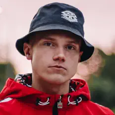 Dengarkan Seļa, tonton video musik, baca bio, lihat tanggal tur & lainnya!