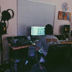 Écoutez Sam Moss, regardez des vidéoclips, lisez la biographie, consultez les dates de tournée et plus encore !