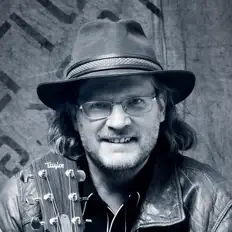 收听 Jay Ottaway、观看音乐视频、阅读小传、查看巡演日期等 ！