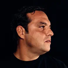 João Farinha을(를) 듣고, 뮤직 비디오를 보고, 약력을 읽고, 투어 일정 등을 확인하세요!