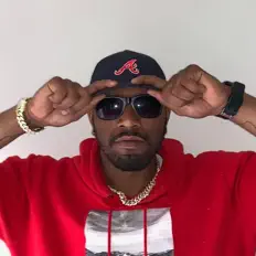 聆聽 Kool Myke、觀看音樂影片、閱讀小傳、查看巡演日期等！